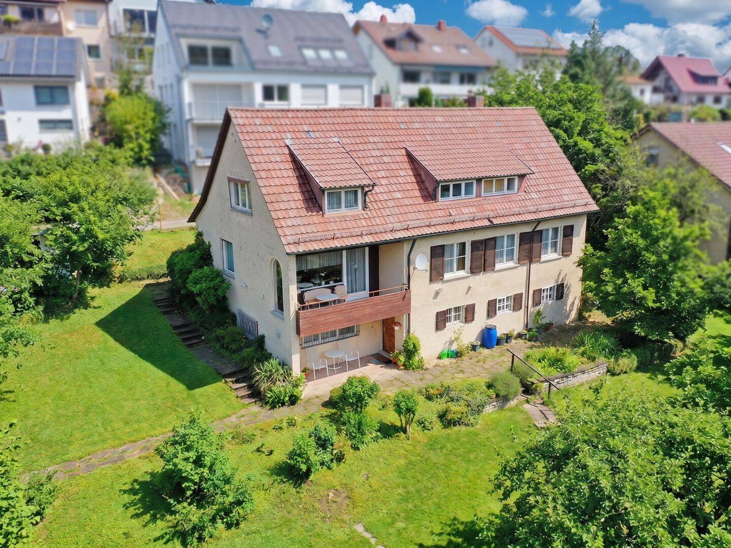 Familienidyll im Grünen mit großzügigem Einfamilienhaus und Fernsicht, 71229 Leonberg