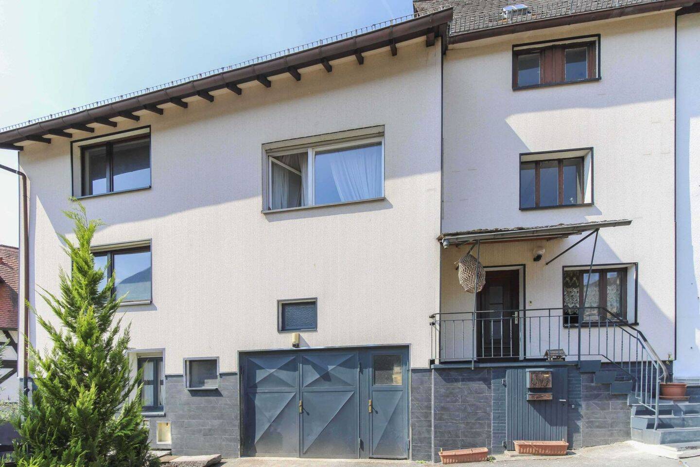 Zögern Sie nicht: Gepflegtes EFH mit Terrasse, Garage und viel Stauraum, 35638 Leun