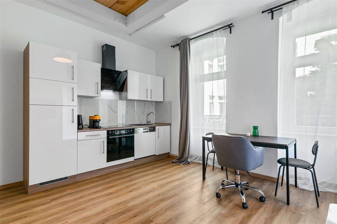 Möbliertes Apartment mit Terrasse, 10247 Berlin (Friedrichshain-Kreuzberg Friedrichshain Prenzlauer Berg)