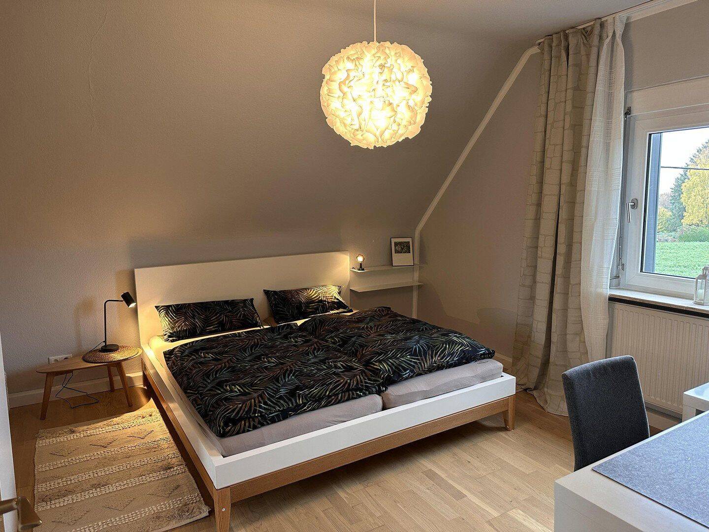 Geschmackvoll möblierte 2-Zi.-Wohnung mit EBK in Solingen-Wald, frei ab 1.11.26, 42719 Solingen (Gräfrath Merscheid Solingen-Mitte Wald)