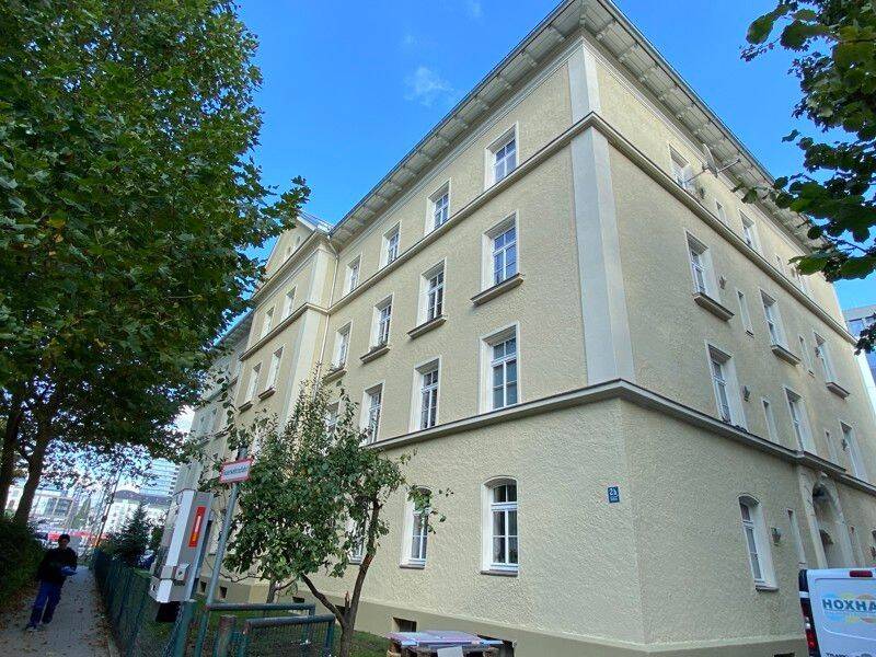 Dachgeschoss-Wohntraum mit EInbauküche!, 80335 München (Altstadt-Lehel Ludwigsvorstadt-Isarvorstadt Maxvorstadt Neuhausen-Nymphenburg Schwanthalerhöhe)