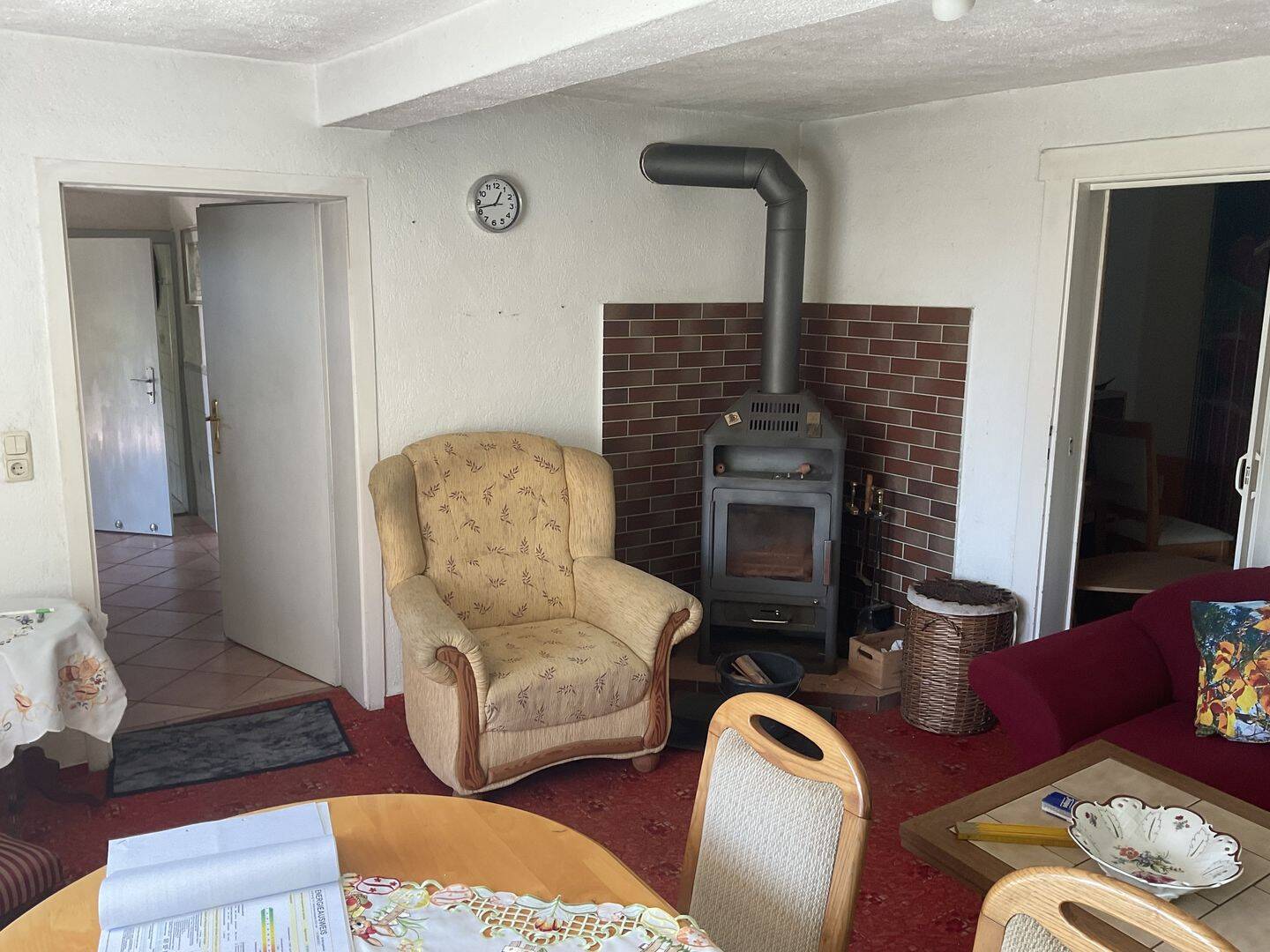 Sanierungsbedürftiges Einfamilienhaus auf großem Grundstück mit Scheune und Garage, 6722 Droyßig