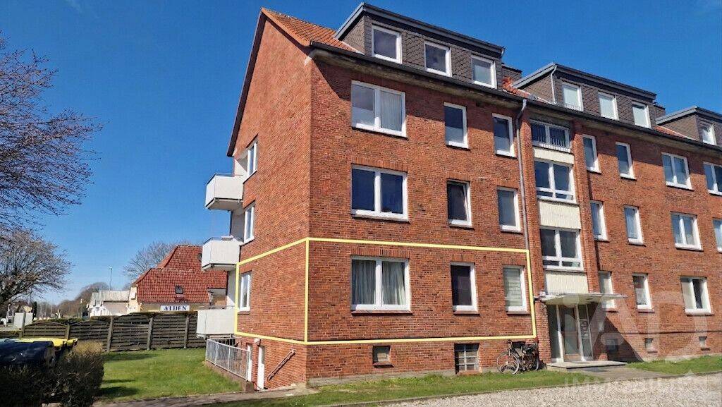 Helle 4-Zimmer-Wohnung mit Balkon und Stellplatz in Husum, 25813 Husum