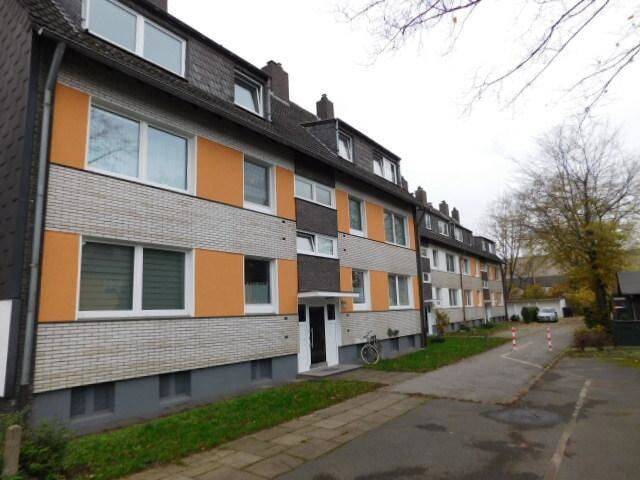 Schöne 3-Zimmerwohnung mit Vinylboden und Wannenbad im Dachgeschoss, 47259 Duisburg (Huckingen Hüttenheim Mündelheim Ungelsheim Wanheim-Angerhausen)