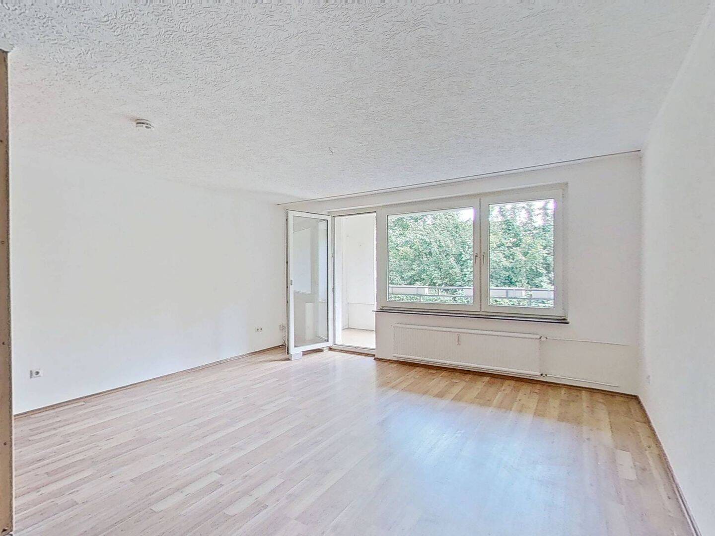 Vier Zimmer, viele Möglichkeiten – charmante Wohnung mit BALKON und EINBAUKÜCHE, 37083 Göttingen