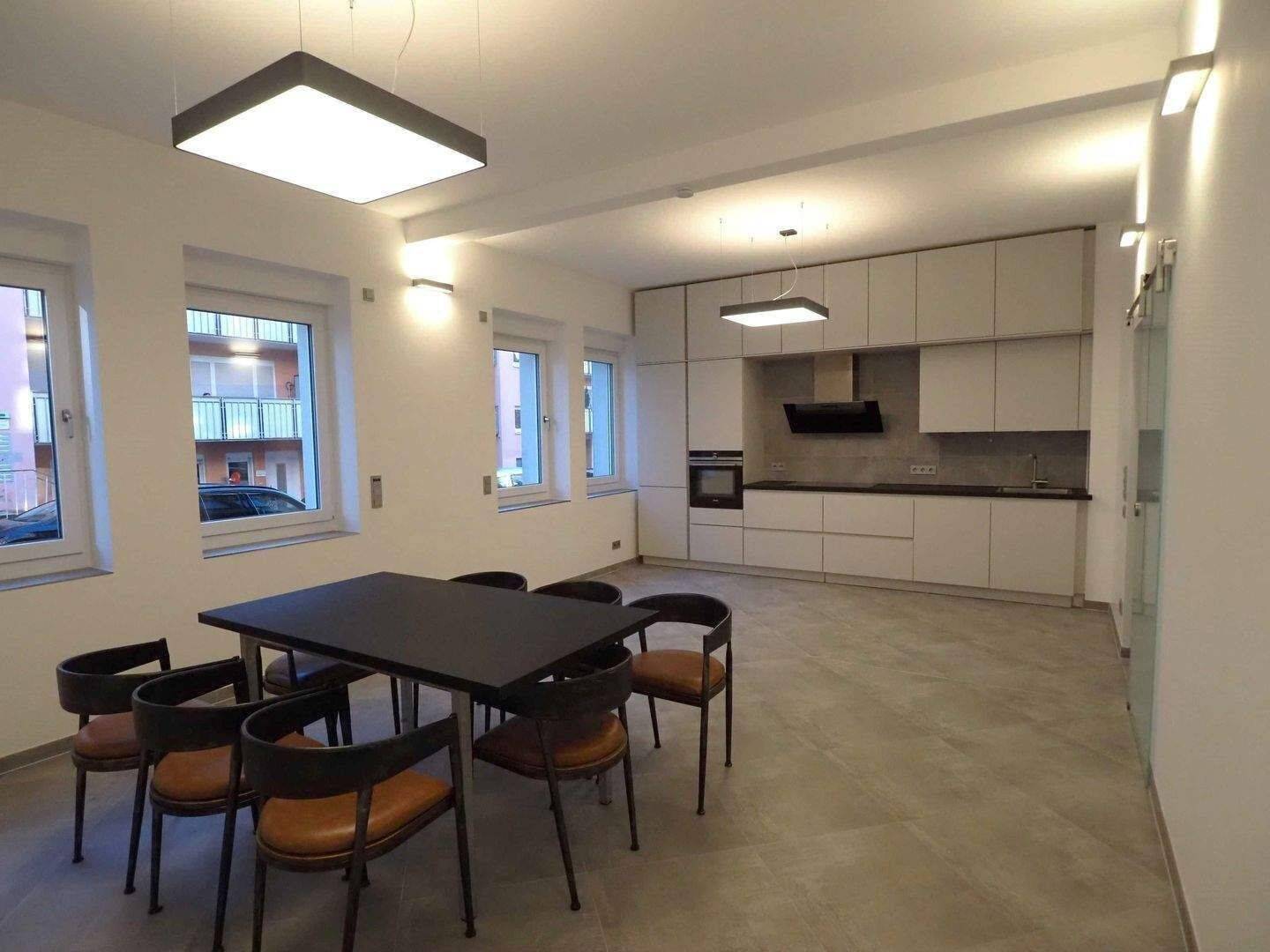 Nürnberg-Johannisliebhaber!!! Top renovierte 2 Zimmer Wohnung mit hochwertiger Einbauküche, 90419 Nürnberg (Kleinweidenmühle Sankt Johannis)