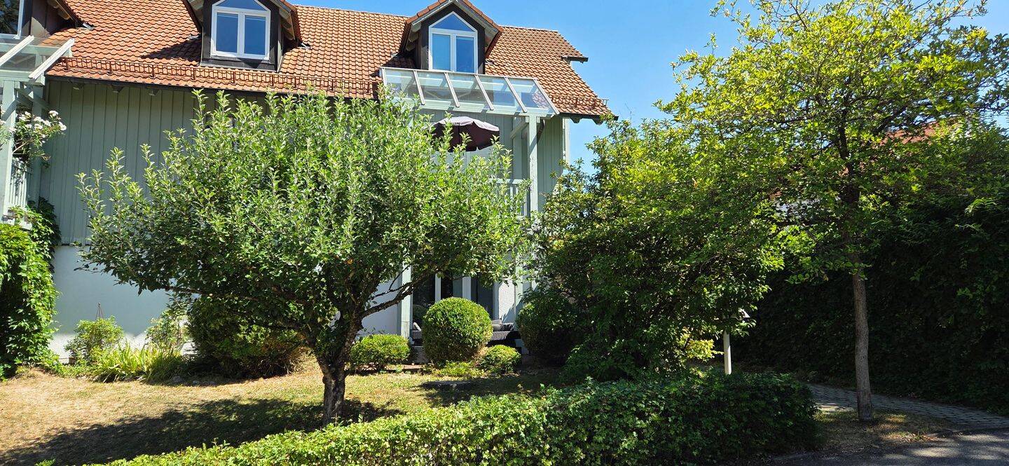 Helle 2-Zimmer-Wohnung am Starnberger See mit Südterrasse, Garten & 2 Stellplätzen, 82343 Pöcking