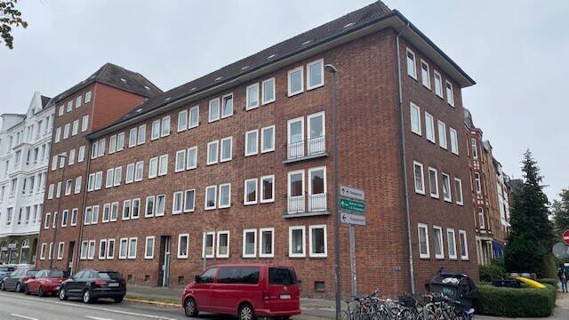 Stop! Individuelle 2,5-Zimmer-Wohnung, 24116 Kiel (Schreventeich)