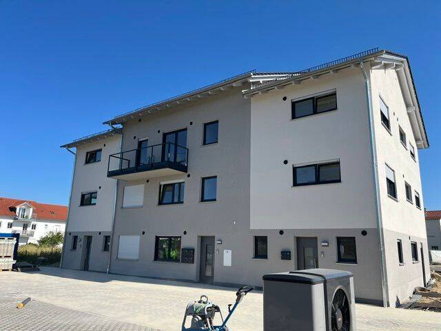 Neubau Eckhaus im KFW 40 Energiesparhaus, 84079 Bruckberg