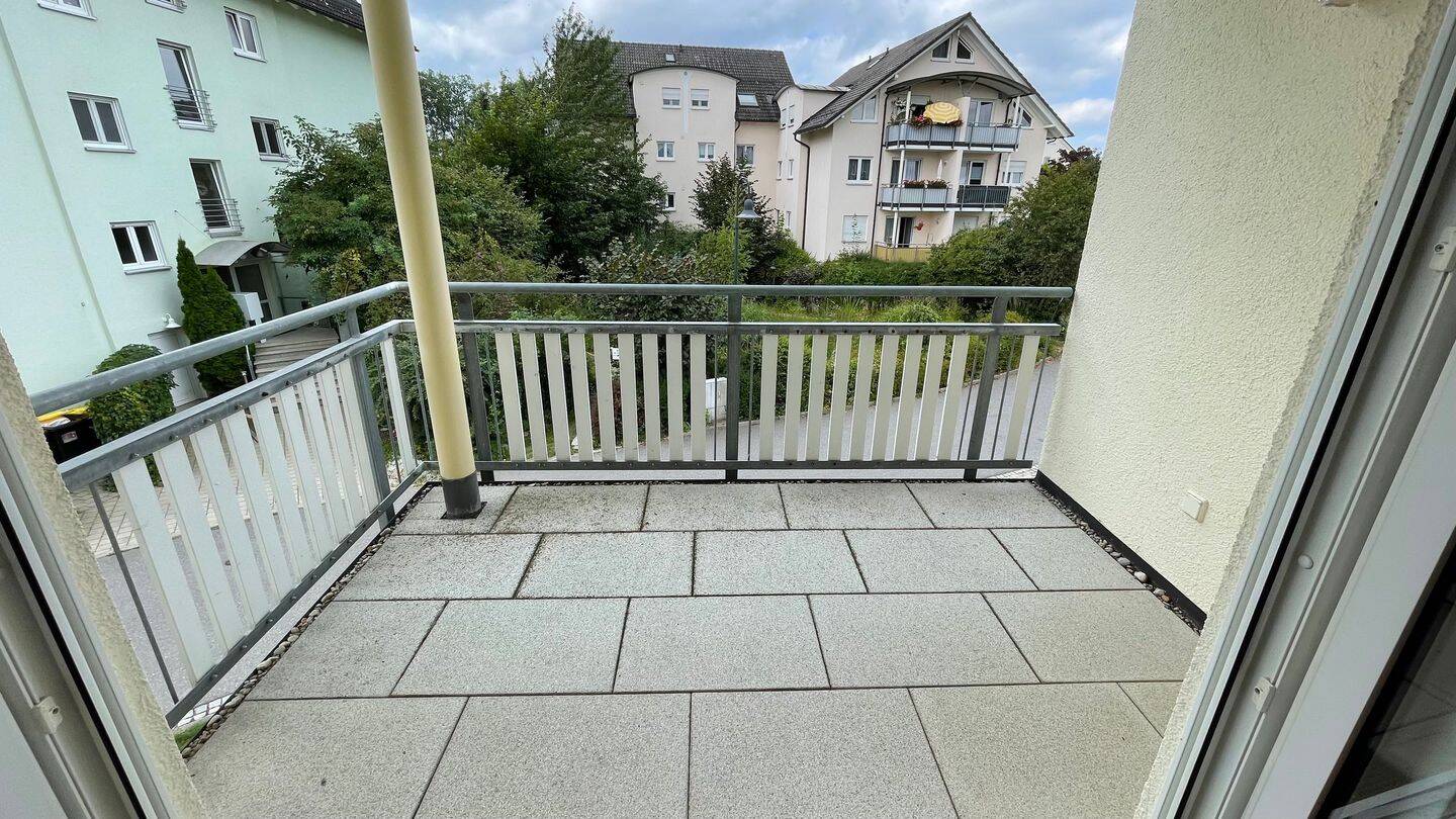 Frei ab 1.10.26 – im 1. OG – in TOP Lage ! Bad mit Fenster + großes Wohnzi., 9244 Lichtenau
