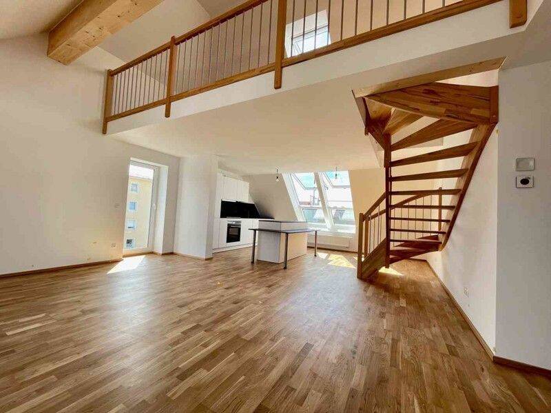 Wohntraum im Dachgeschoss: 4,5 Zimmer, Galerie und ein toller Blick auf den Olympiaturm!, 80809 München (Milbertshofen-Am Hart Neuhausen-Nymphenburg Schwabing-West)