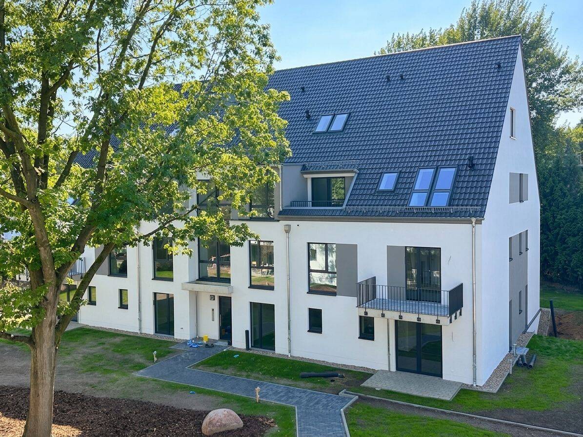 Familienfreundliche 5 Zimmer Wohnung zur Miete in Hamburg Rahlstedt – Wentzel Dr., 22145 Hamburg (Wandsbek Farmsen-Berne Rahlstedt)