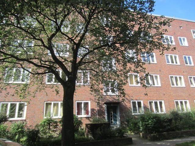 Einzugsbereit! Frisch sanierte 2,5-Zimmer-Wohnung mit Balkon, 22305 Hamburg (Hamburg-Nord Barmbek-Nord Barmbek-Süd Winterhude)