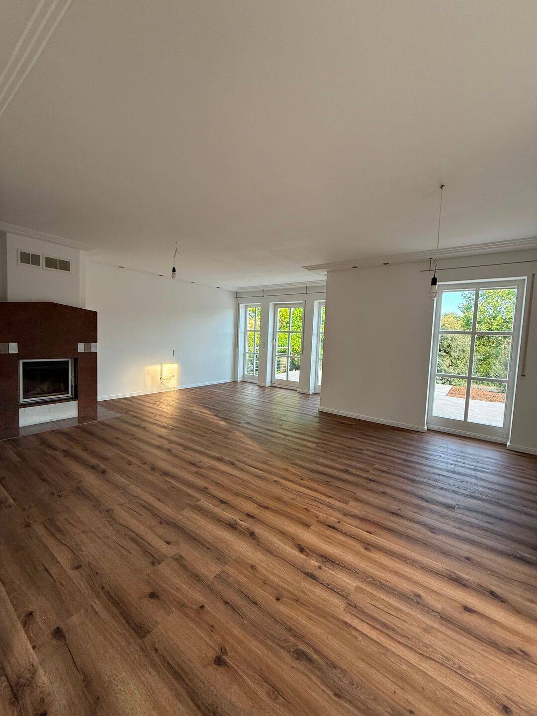 Frisch renovierte 2-Zimmer-Wohnung mit großer Terrasse, Garten & Garage in ruhiger Lage, 97332 Volkach