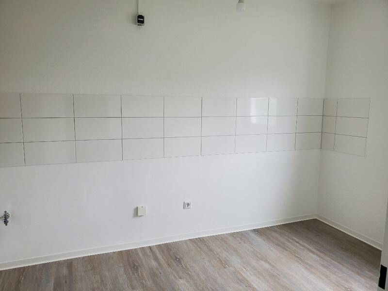 Neviges: Frisch renov. 3-Zi-Whg. mit Balkon, 42553 Velbert