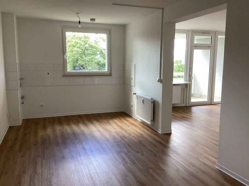 Sanierte 3-Zimmerwohnung mit Balkon, 63225 Langen (Hessen)