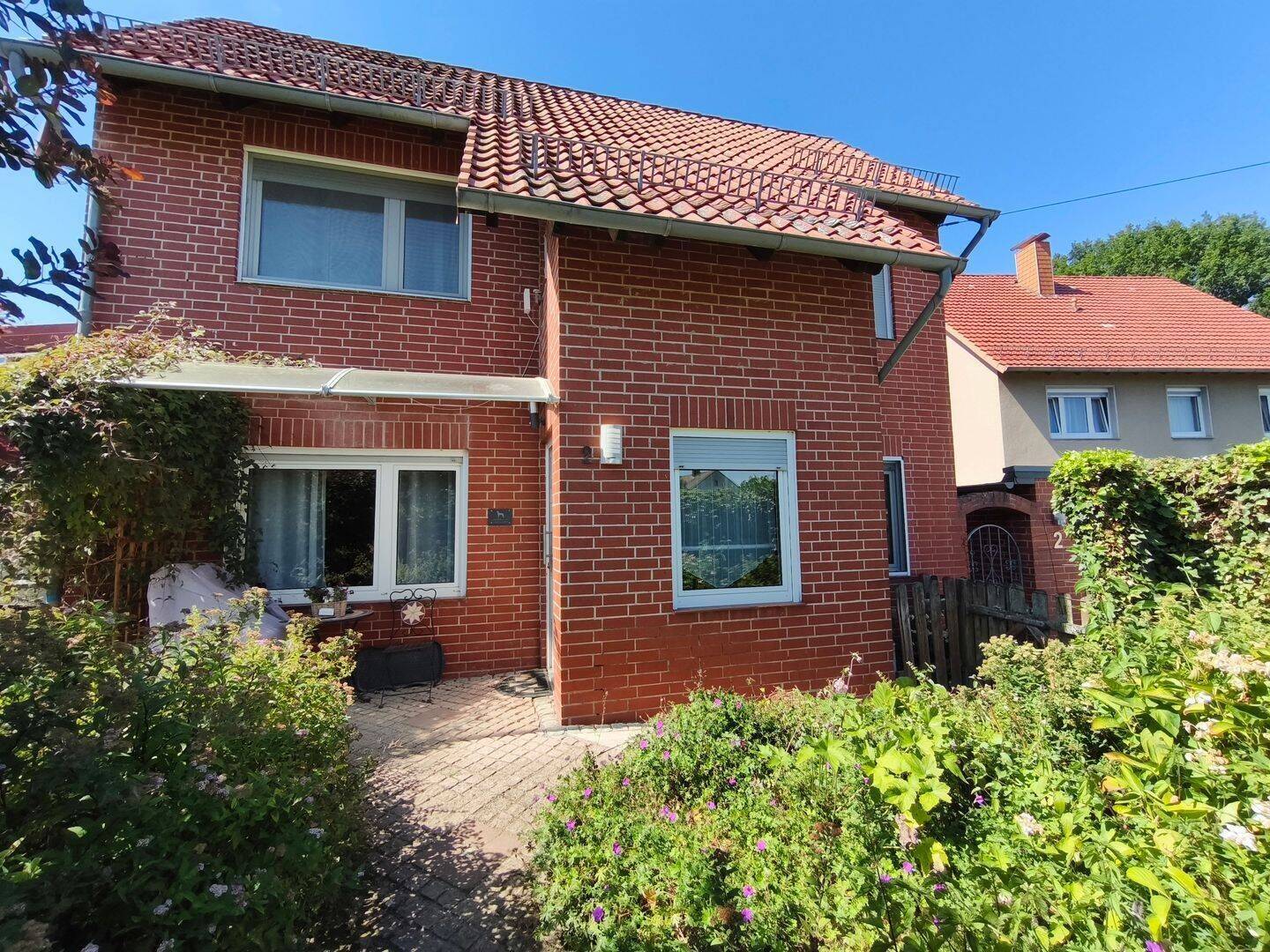 Schönes Einfamilienhaus in 31089 Duingen OT Rott, 31089 Duingen (Hoyershausen)
