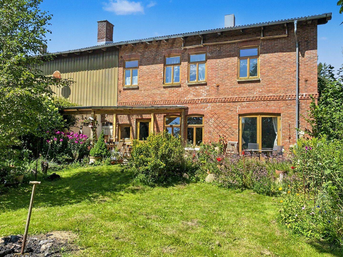 Doppelhaushälfte – Absolut individuell Wohnen und Leben in Quickborn bei Burg-Dithmarschen, 25712 Quickborn