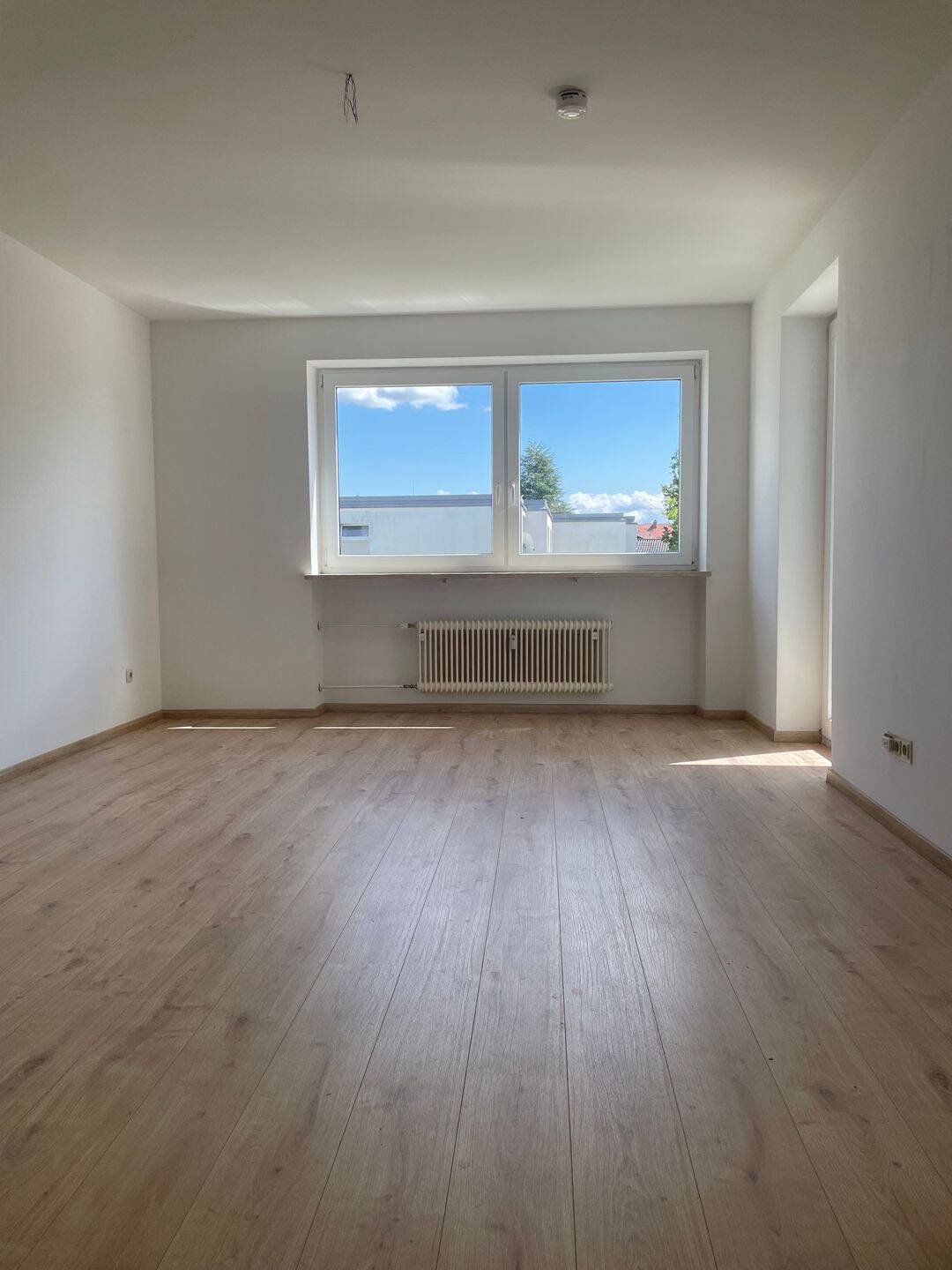 helle, geräumige 3-Zi-Whg. mit Balkon in Zentrumsnähe von Traunreut, 83301 Traunreut