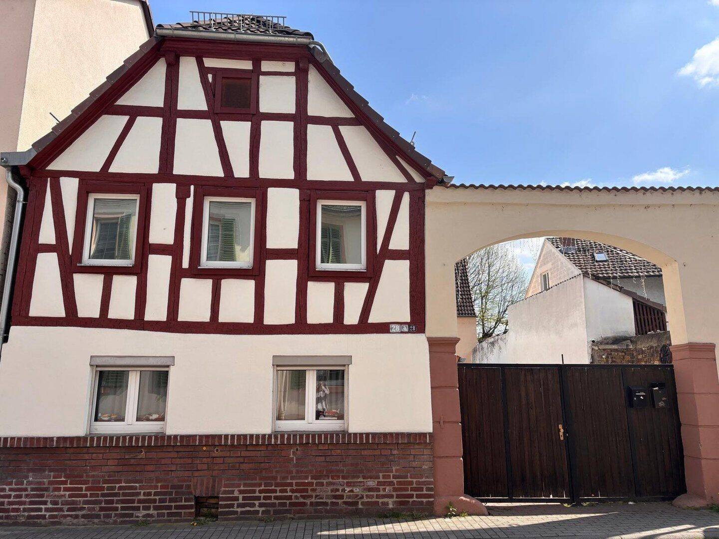 Einfamilienhaus mit 5 Zimmern in Flörsheim am Main, 65439 Flörsheim am Main