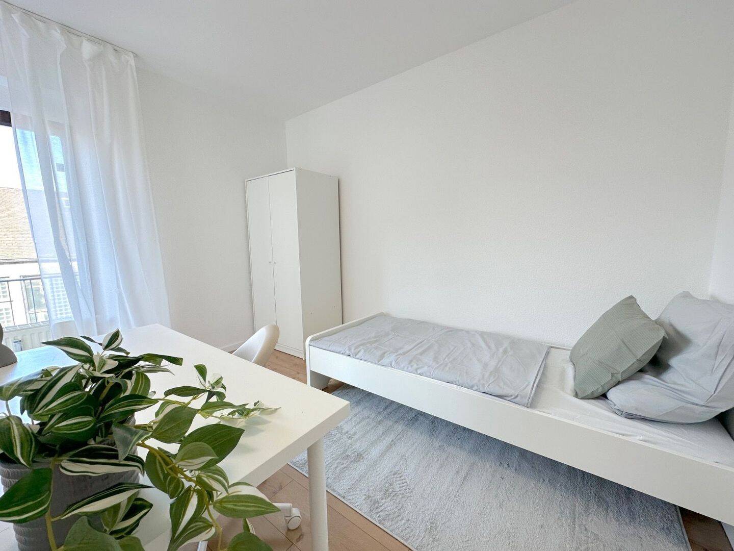 Möbliertes Zimmer mit Balkon frei in Moderner-WG – Alte Eppelheimer Straße 86, Heidelberg!, 69115 Heidelberg (Bahnstadt Bergheim Pfaffengrund Weststadt)