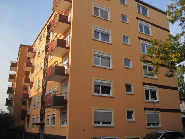 großzügig und zentral Wohnen in der Weststadt: 4 Zimmer mit Balkon und Aufzug, 76185 Karlsruhe