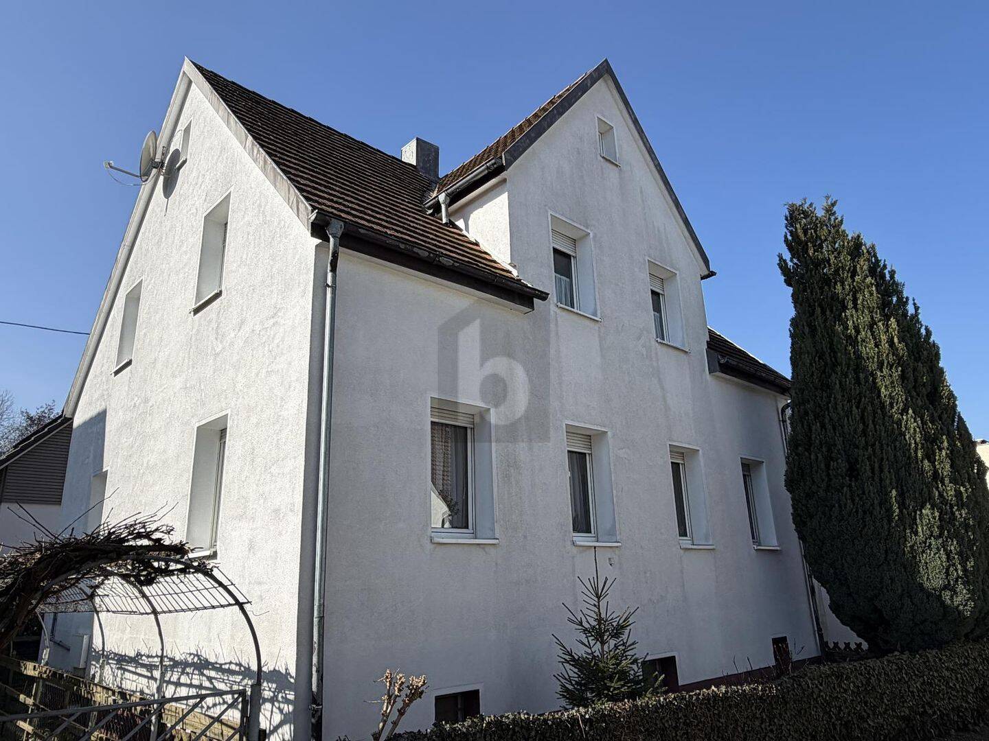 FAMILIENHAUS MIT GARAGE UND GARTEN, 73430 Aalen