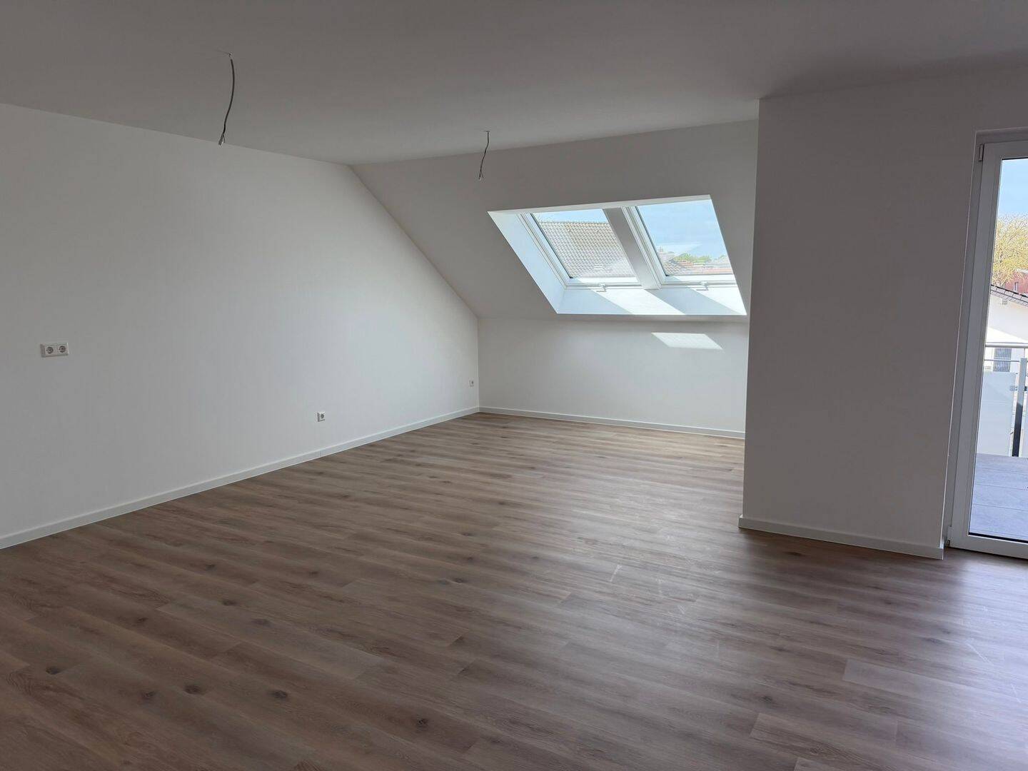 Moderne Dachgeschosswohnung (DG rechts) mit Balkon in Bestlage von Harsewinkel, 33428 Harsewinkel
