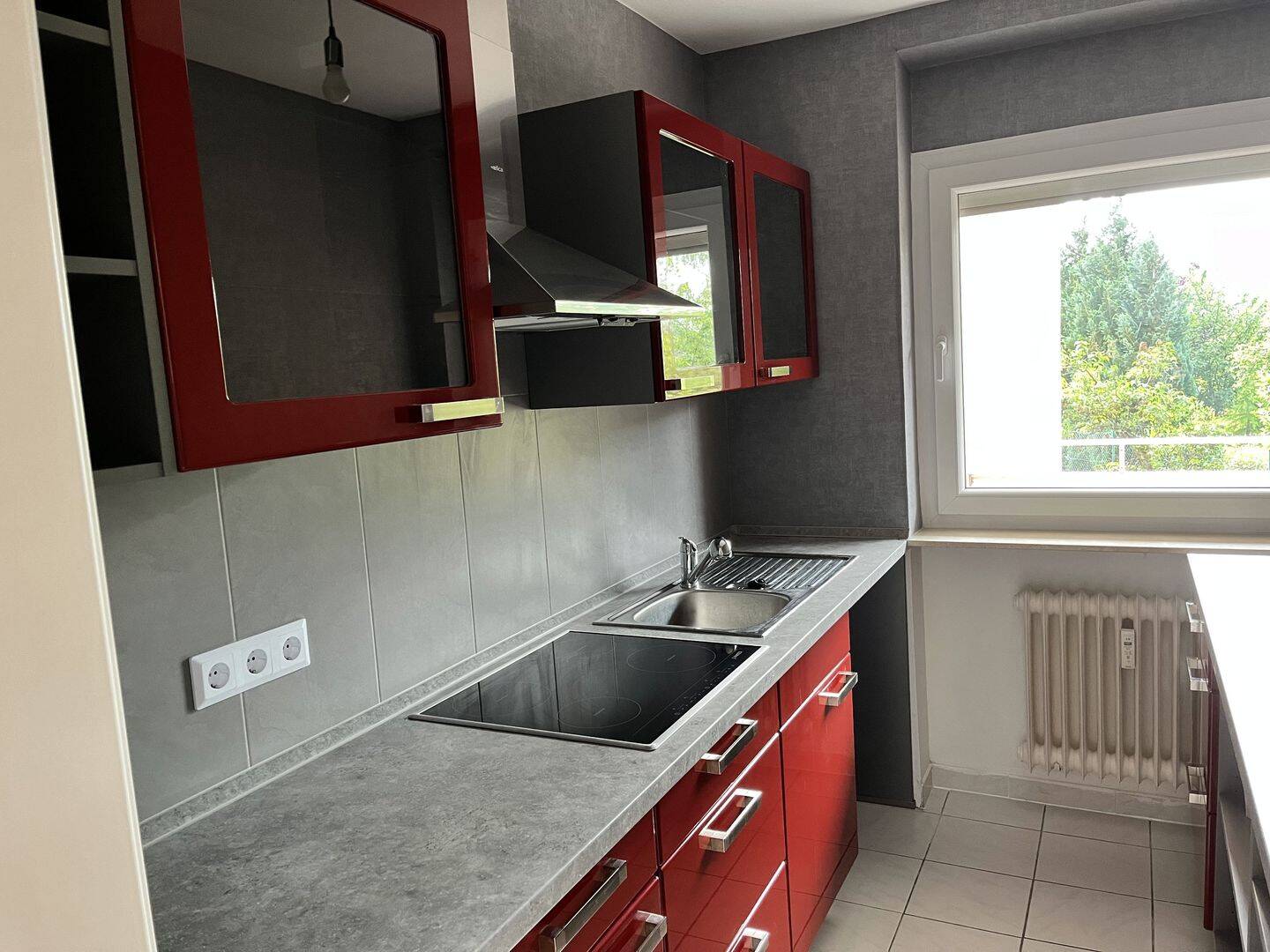 Moderne 2 ZKB-Wohnung EBK und Loggia, 66125 Saarbrücken