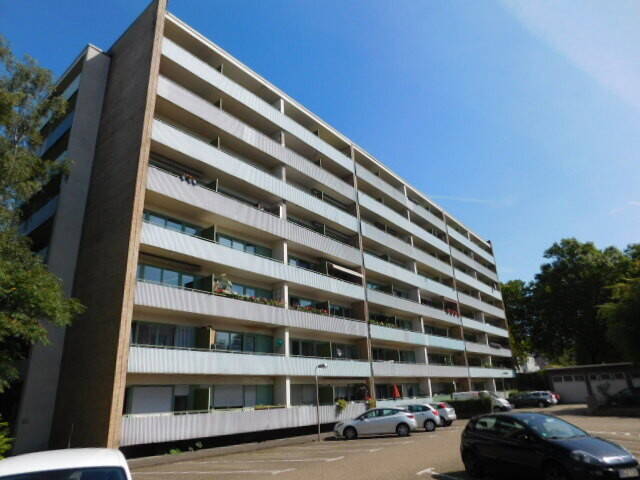 ***Großzügige 2-Zimmerwohnung mit modernisiertem Bad und 2 Balkone… ohne Wandtapeten***, 47226 Duisburg (Bergheim Hochemmerich Rheinhausen-Mitte)