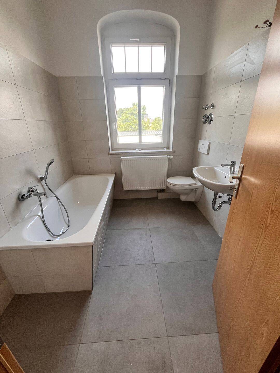 3-Raumwohnung am Johannisplatz in Glauchau – teilweise modernisiert/renoviert, 8371 Glauchau