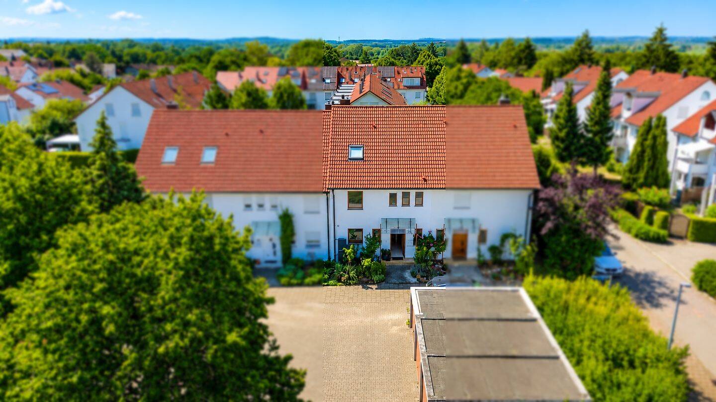 Ein Zuhause zum Wohlfühlen – Reihenhaus mit Garten, Ofen und viel Nutzfläche, 88471 Laupheim