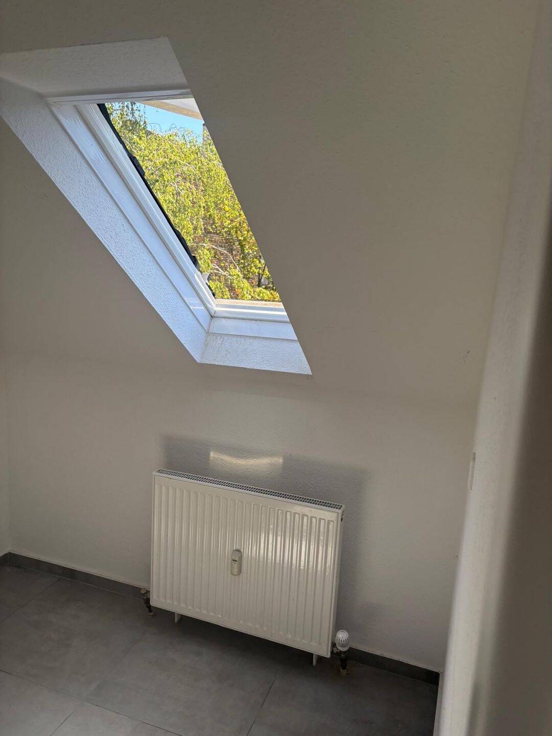 Modern & zeitlos wohnen – attraktive 2-Zimmer-Dachgeschosswohnung in Offenbach zu vermieten, 63065 Offenbach am Main (Offenbach am Main)