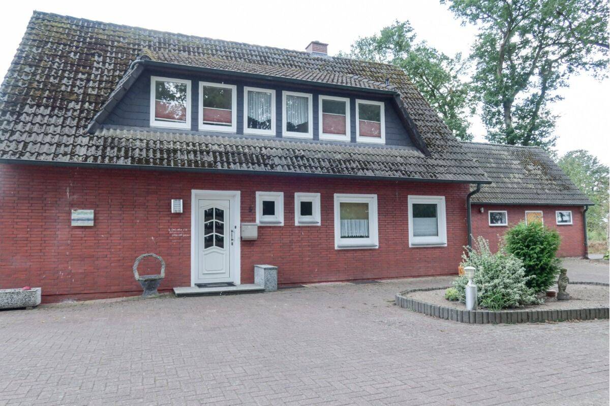 Großzügige 4-Zimmer-Dachgeschosswohnung mit Einbauküche, Garten und Garage, 49696 Molbergen