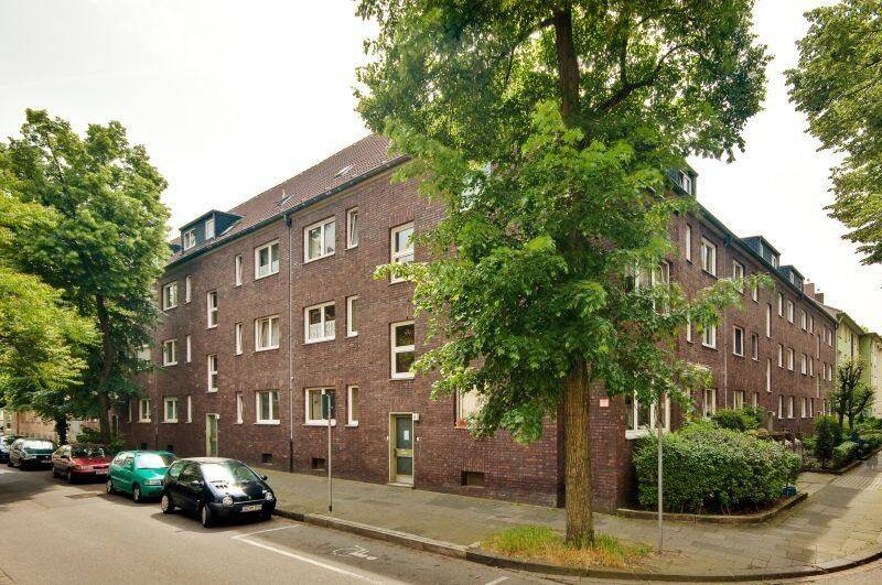 **Große 2-Zimmer-Wohnung in modernisierten Haus in Neudorf frei**, 47057 Duisburg (Dellviertel Hochfeld Neudorf-Nord Neudorf-Süd)