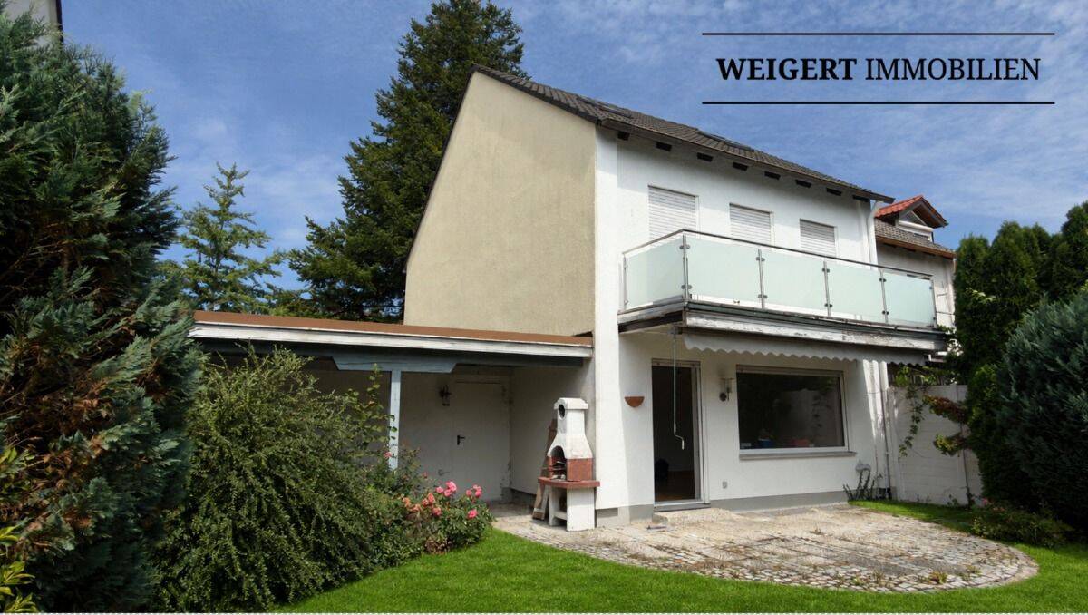 WEIGERT: Familienfreundliches Wohnhaus mit Dachstudio, Süd-Balkon & Einzelgarage in Eichenau, 82223 Eichenau