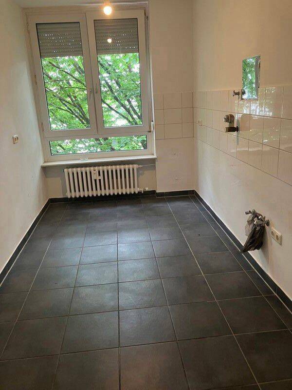 Sanierte 3 Zimmerwohnung mit tollem Ausblick, 60386 Frankfurt am Main (Bornheim Fechenheim Riederwald Seckbach)
