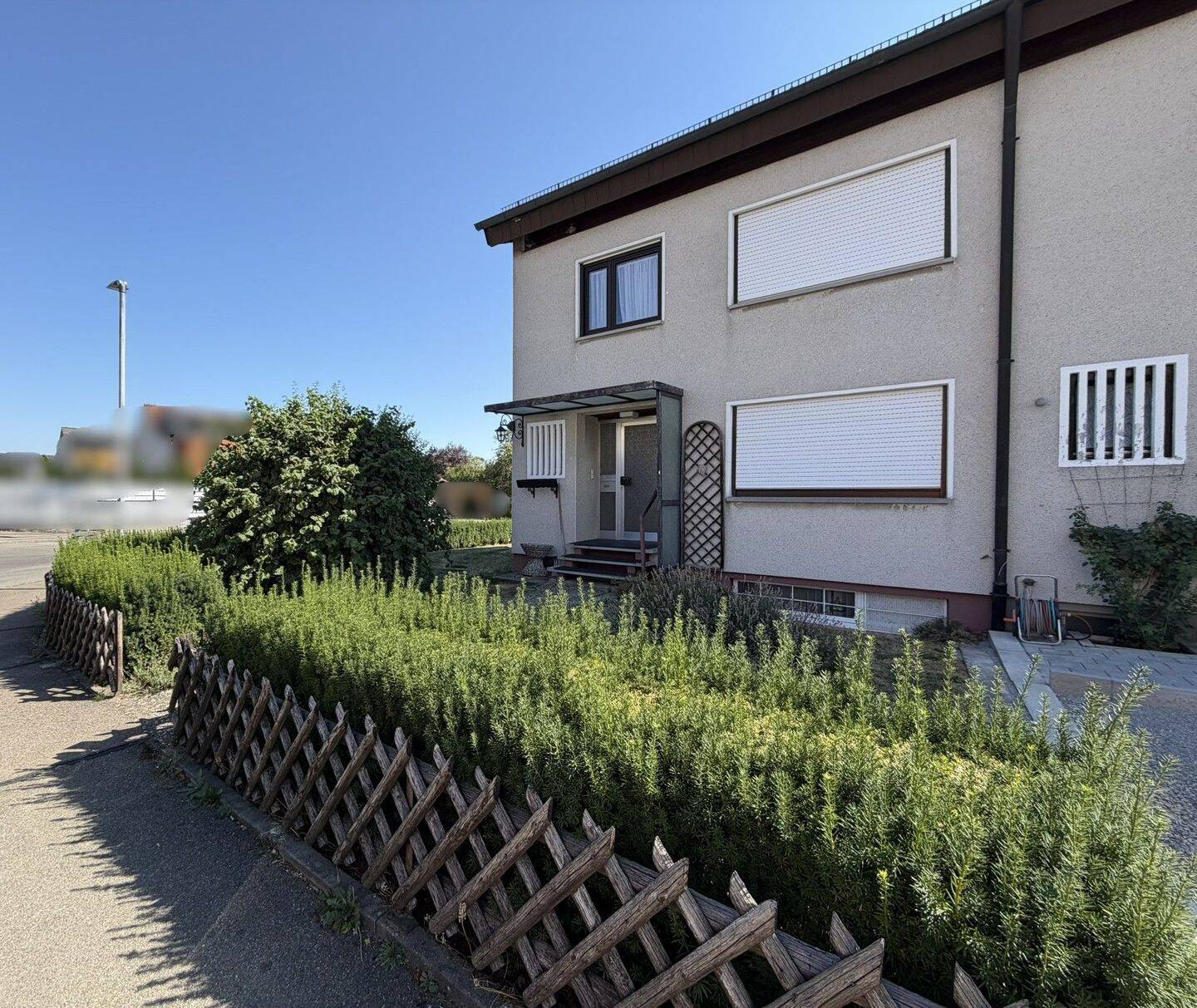 Solides Reihenendhaus mit Garage und ausgebautem Dachgeschoss in Trossingen, 78647 Trossingen