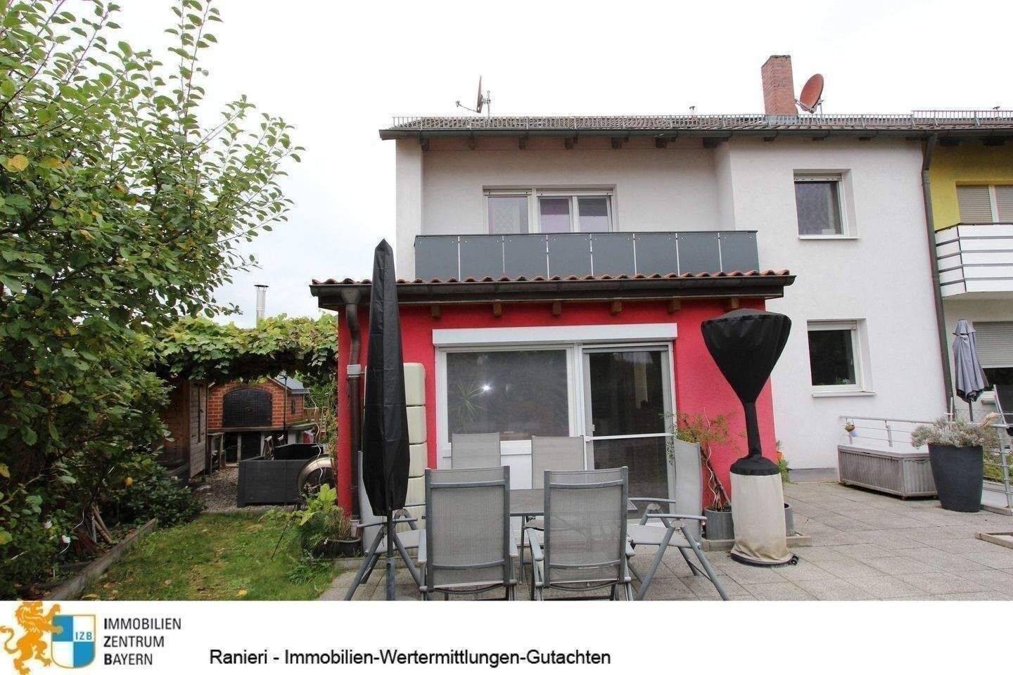 Gepflegtes Reiheneckhaus in Schwaig mit ausgebautem Studio inkl. Garage u.v.m., 90571 Schwaig b. Nürnberg