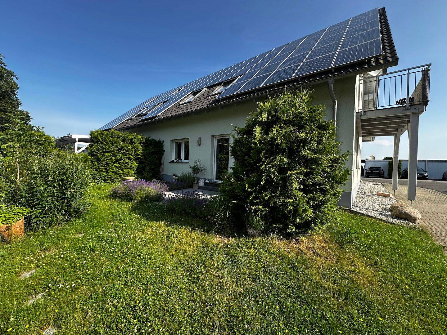Exklusive Gartenwohnung! Stellplatz und Garage | Fußbodenheizung | Luft-Wärme-Pumpe, 4838 Eilenburg