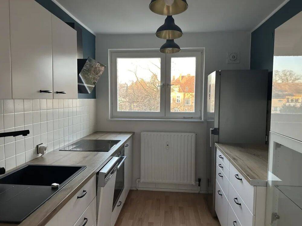 Frisch renovierte 3-Zimmer-Wohnung mit Balkon/Loggia & Tiefgarage in Berlin-Lankwitz