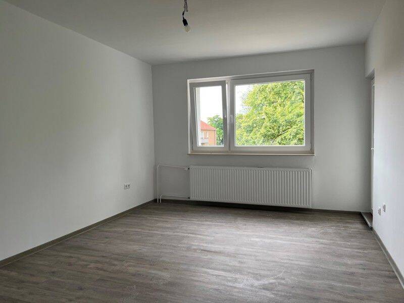 Renovierte 2-Zimmer-Wohnung, 28325 Bremen (Ellenerbrok-Schevemoor Oberneuland Tenever)