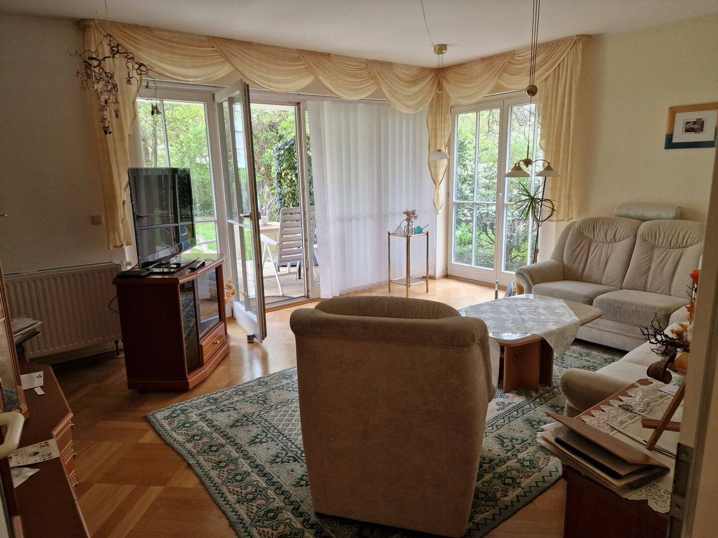 Wohnen wie im eigenen Haus – 3-Raum-Wohnung mit Terrasse und Gartenzugang in Elbnähe, 1259 Dresden (Großzschachwitz Kleinzschachwitz Leuben Lockwitz Niedersedlitz)