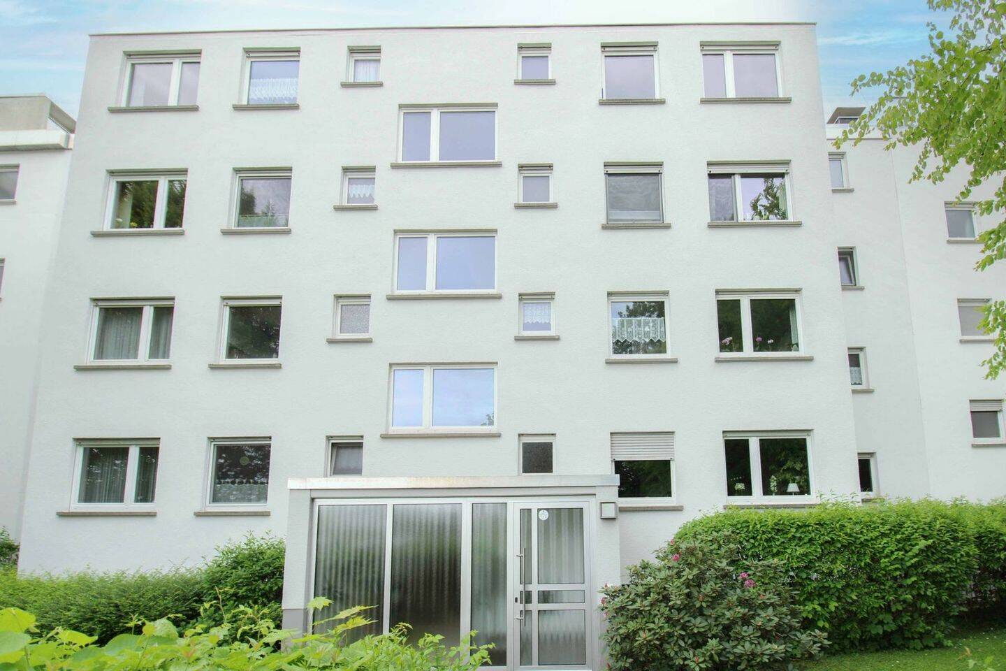 Wohnen in der Natur: Whg. mit Stellplatz, 61449 Steinbach (Taunus)