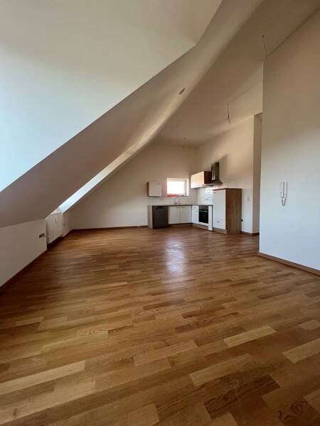 Leben in Laim: ausgebaute 3-Zimmer-Dachgeschoss-Wohnung, 80686 München (Laim Sendling-Westpark)