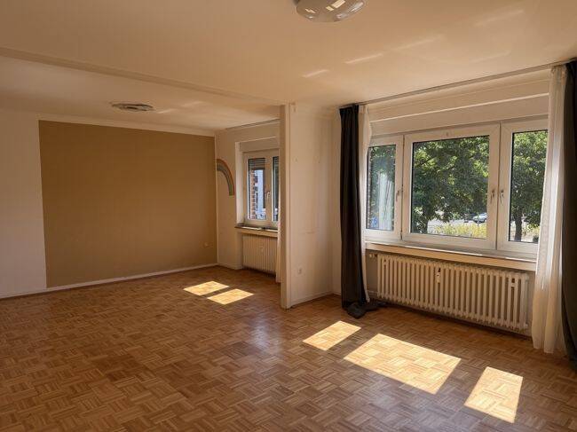 Große 2 Zimmer Wohnung mit kleinem Balkon in direkter Nähe zum Innenhafen, 47051 Duisburg (Altstadt Dellviertel Duissern Kaßlerfeld)
