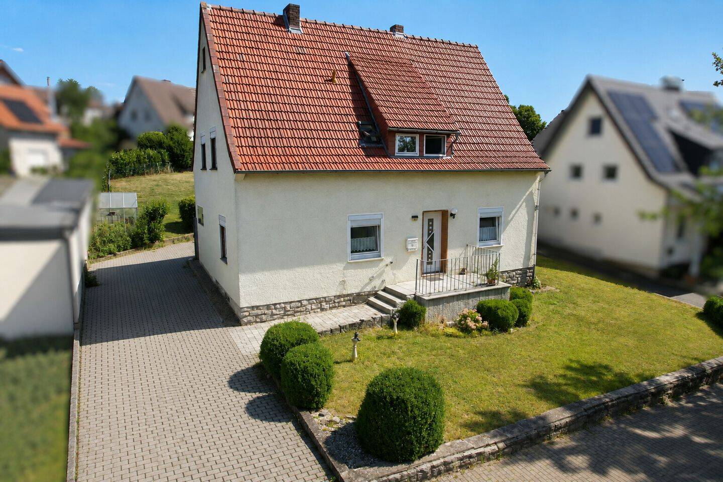 Ein- bis Zweifamilienhaus mit attraktiver Rendite in Höxter-Bosseborn, 37671 Höxter