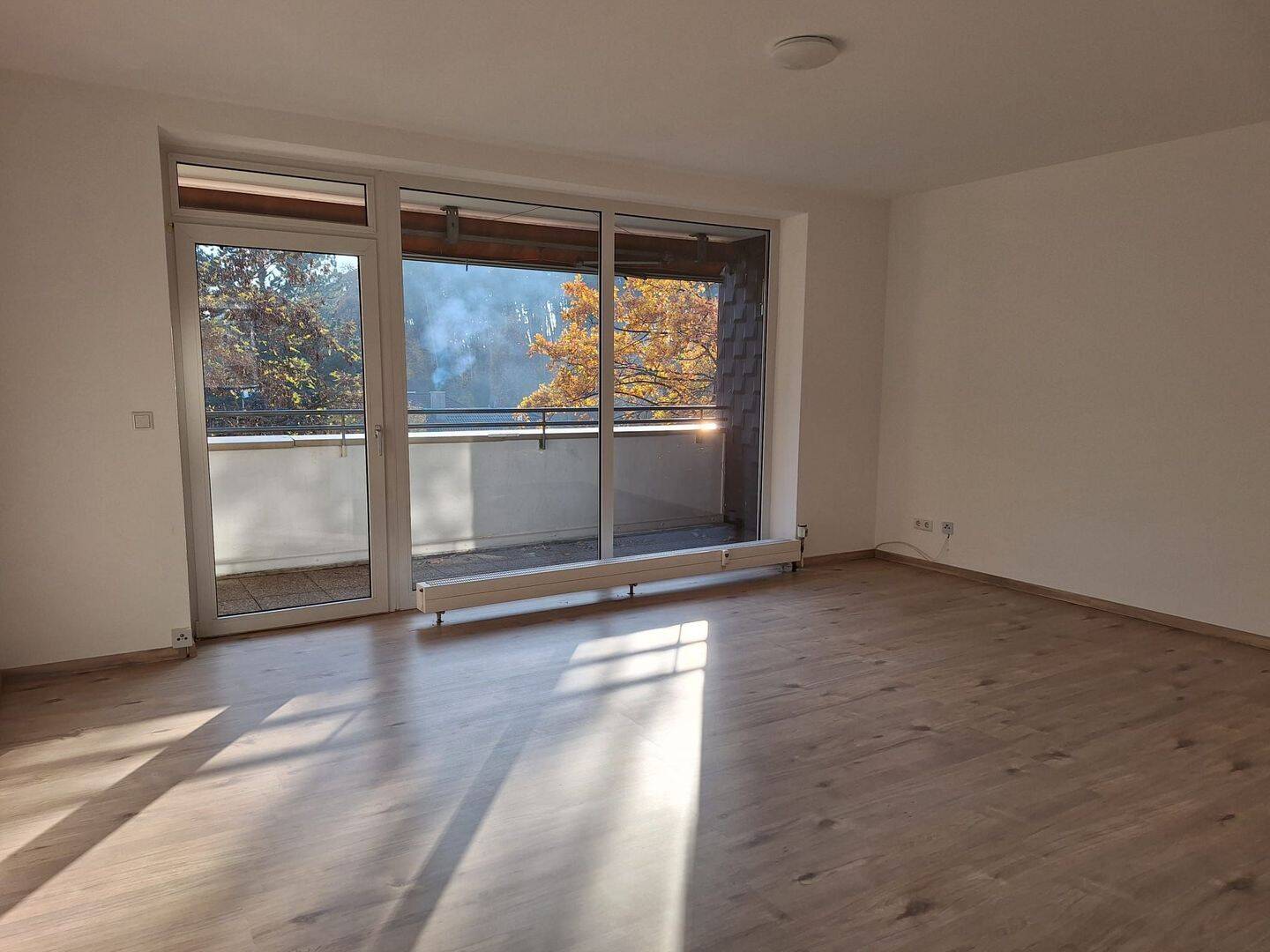 Lichtdurchflutete 3-Zimmer-Wohnung mit 2 Balkonen in Erlangen, 91056 Erlangen