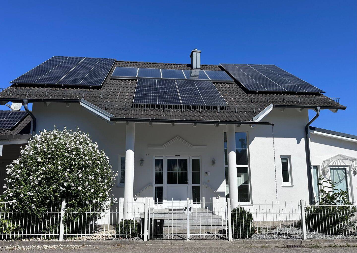 Großzügiges Einfamilienhaus mit Sauna, separatem Eingang fürs Büro und viel Platz in Marklkofen, 84163 Marklkofen
