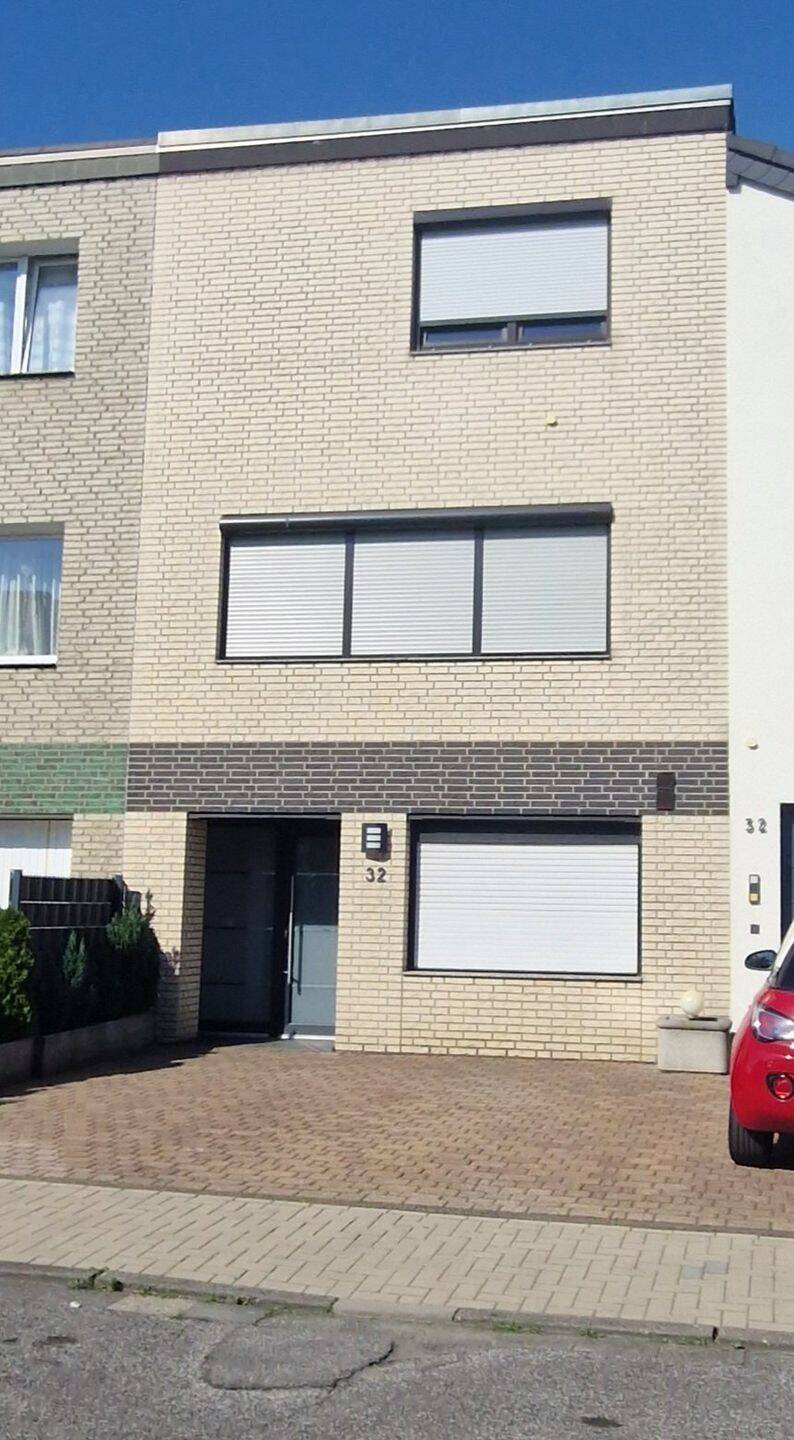 Großzügiges Reihenhaus mit Balkon & Stellplatz – ideal für Familien/ max. 4 Personen (113 m²), 41363 Jüchen